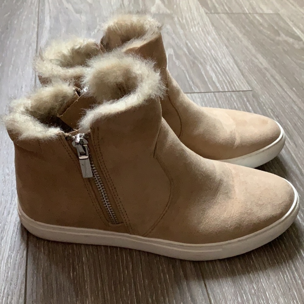 Kenneth Cole sneakers